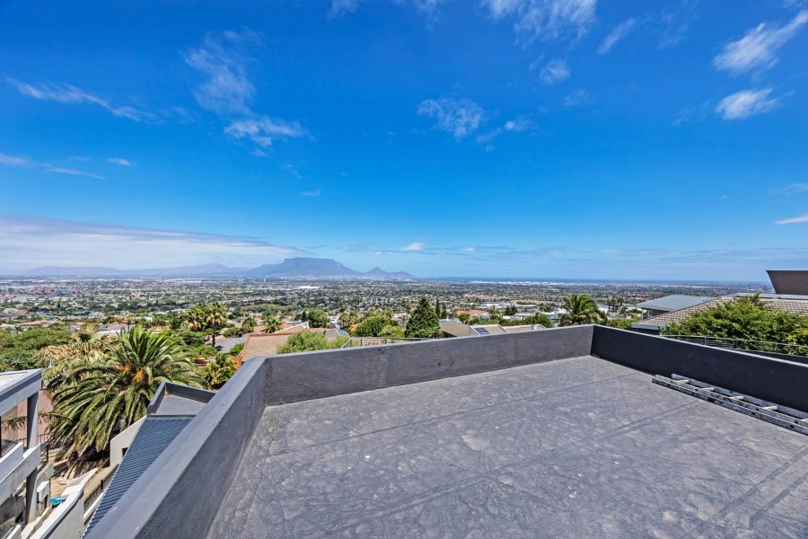 8 Bedroom Property for Sale in Plattekloof Western Cape